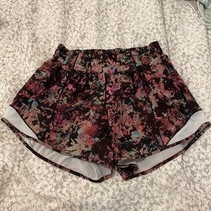 lululemon hotty hot shorts 4”